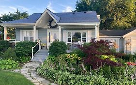 Glorious Gardens Bed And Breakfast